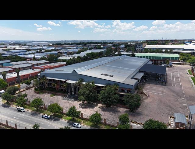 14,590M² WAREHOUSE TO LET IN NORTH RIDING